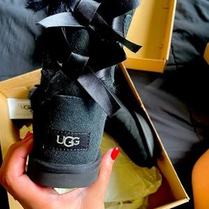 All Black WOMENS UGG